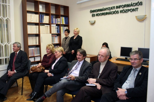 Egy szolgáltató központ bármely önkormányzatnak